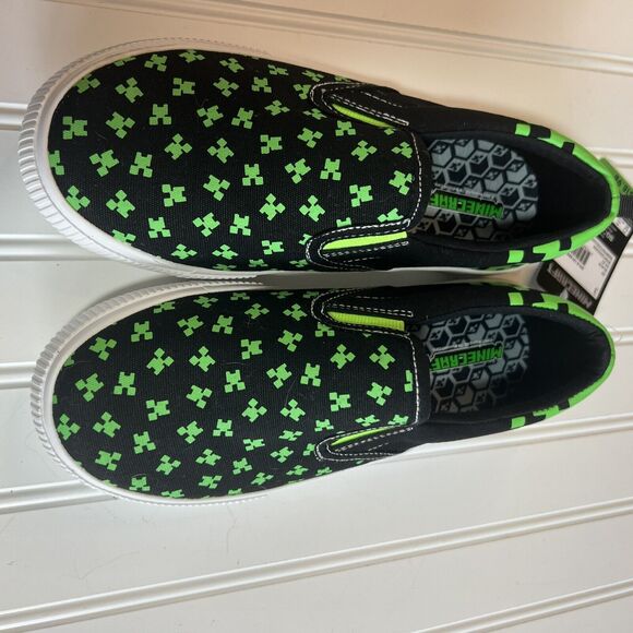 Minecraft  Big Boys Size 5 Canvas Slip-on Sneakers NWT - Picture 2 of 7